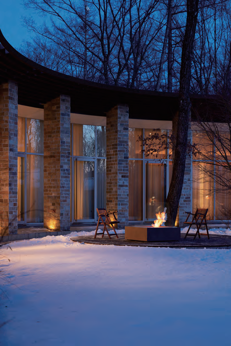 LK SEASONS fireplace